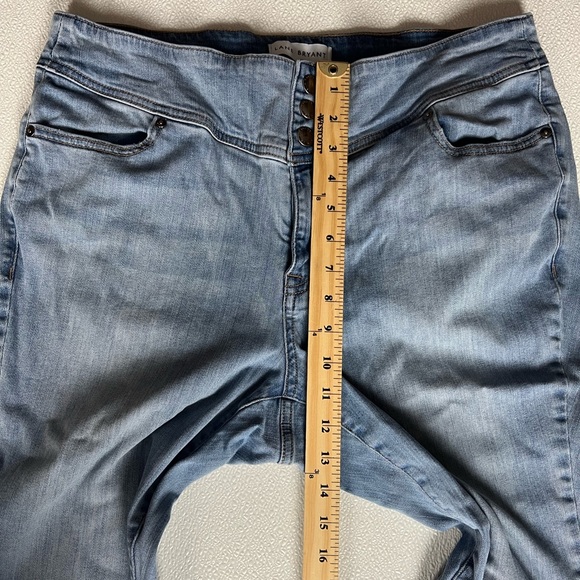 Lane Bryant Light Wash Flex Magic Waist Band High Rise Lace Jegging Size 16 - Picture 6 of 10